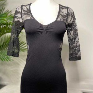 Black long-sleeved lace dress